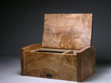 Jewellery box in burr ash